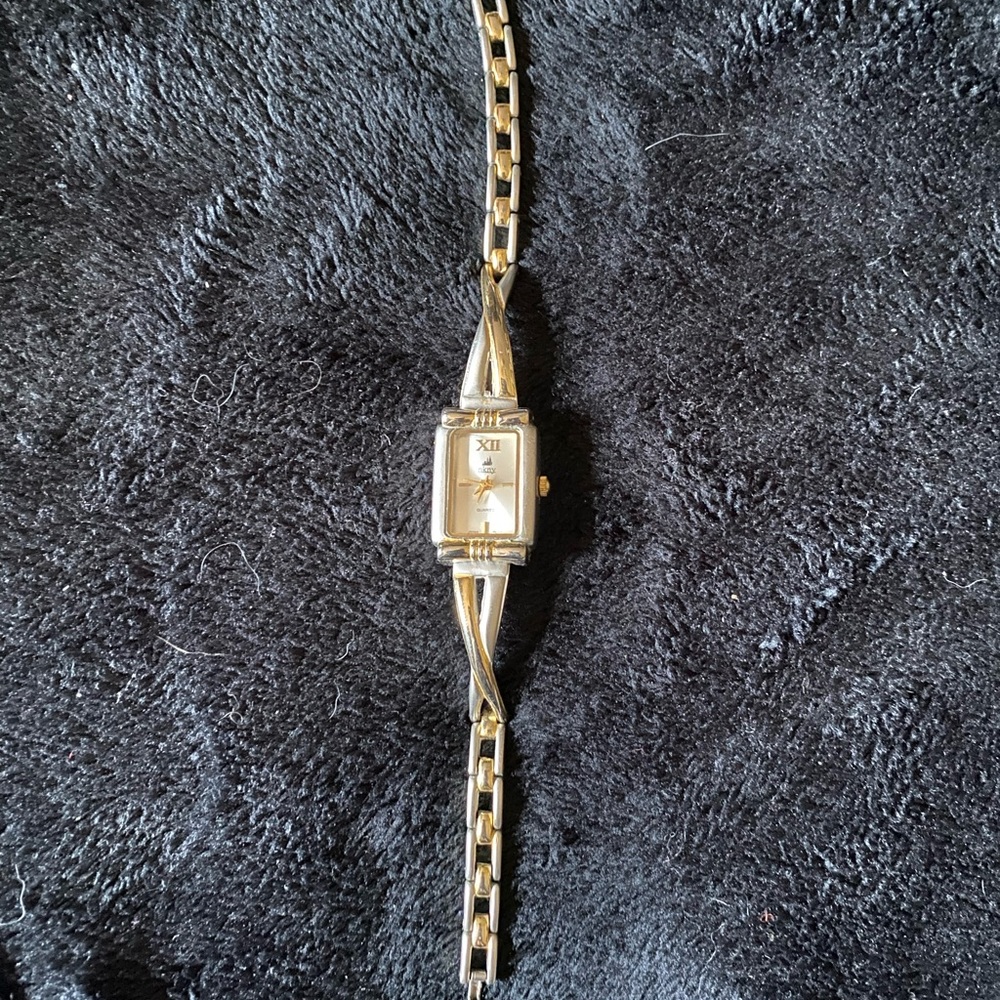 NKNY Chain-Link Style  Watch